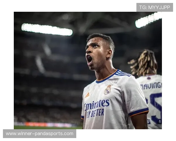 传奇99号球星再现绿茵风采引燃全球球迷无限热情