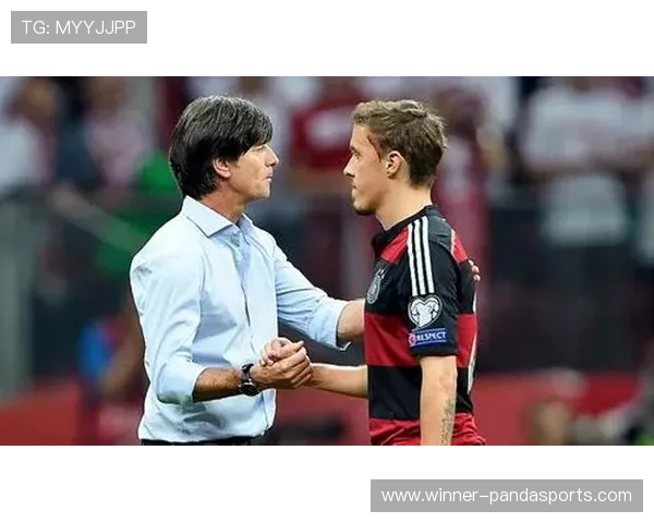 挑战极限视觉：看图猜球星高难度版，足球大神藏身细节之中