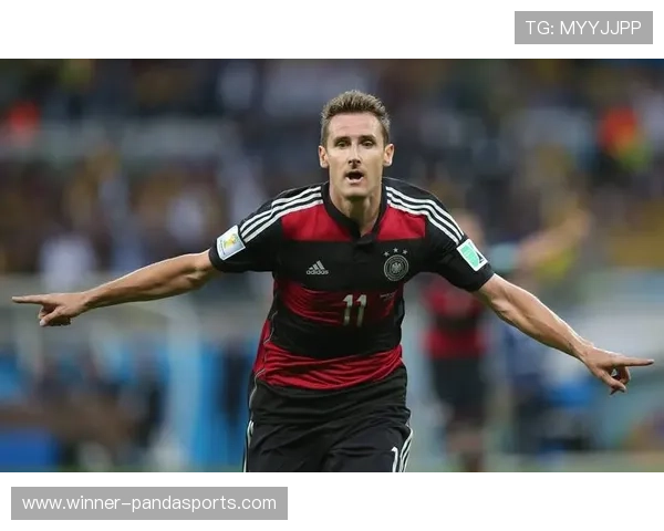 德国足球传奇球星回顾 深入分析德国队历史上的足球巨星们