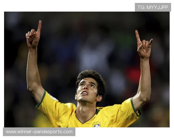 足球运动员球星闪耀瞬间解析：从顶级联赛到全球舞台的辉煌成就与影响力